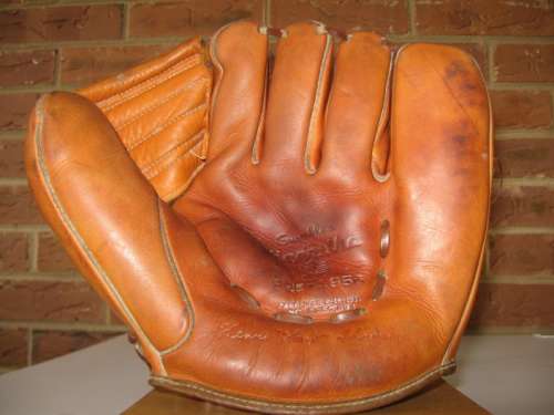 Hank Thompson Gambles Hiawatha B25-1956 Front